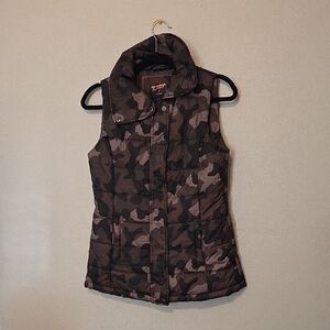 Arizona Jean Company Camouflage Vest